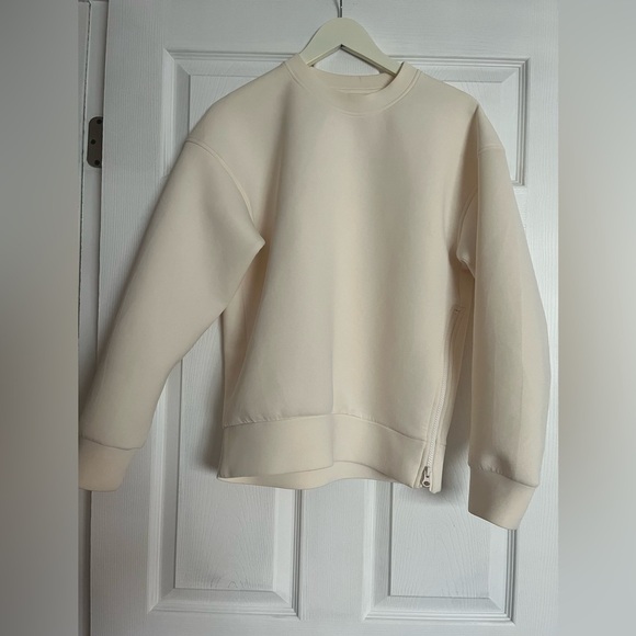 Uniqlo Sweaters - Uniqlo Cream matte Sweatshirt with Side Zipper